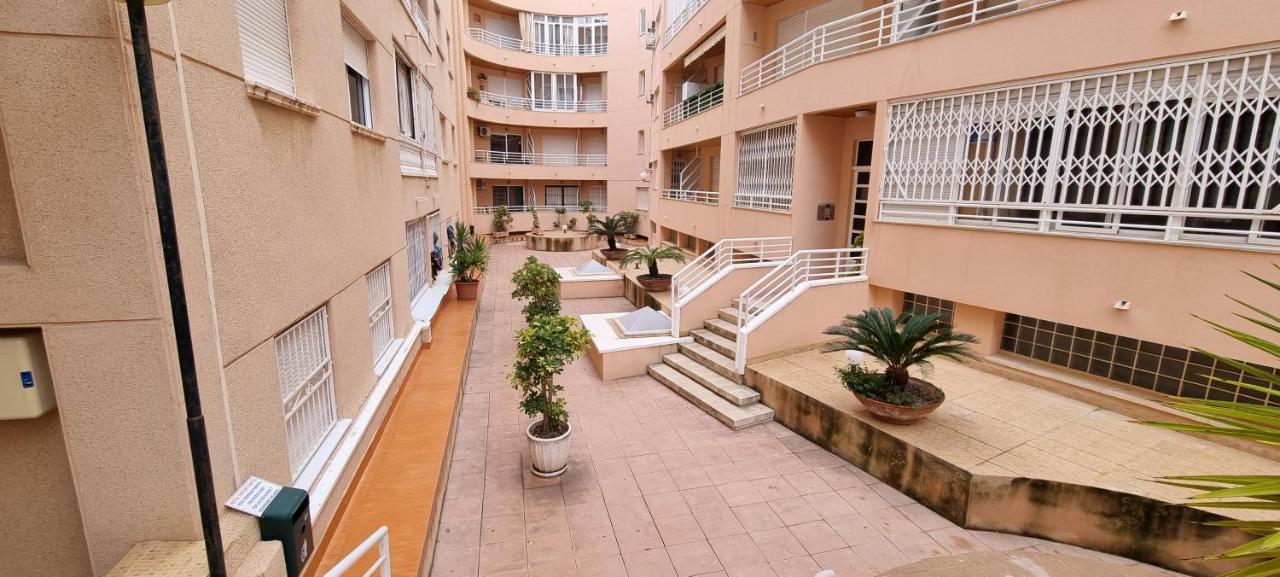 Apartament Dos Playas Torrevieja Bagian luar foto