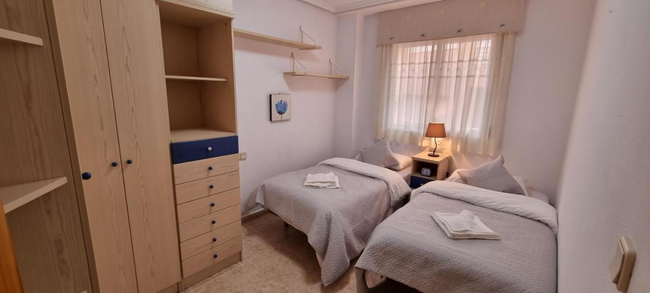 Apartament Dos Playas Torrevieja Bagian luar foto