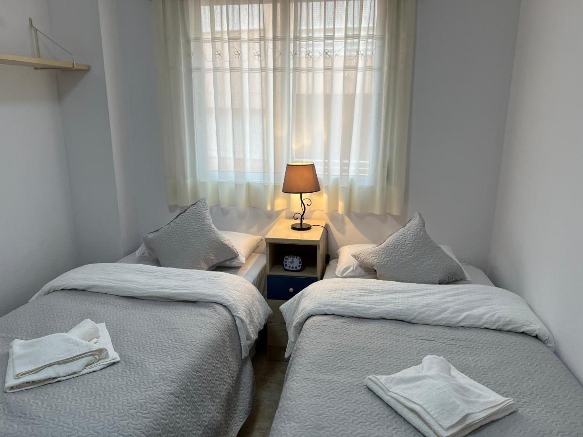 Apartament Dos Playas Torrevieja Bagian luar foto